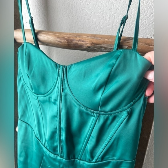 FOREVER 21 - women’s green dress size M - Picture 4 of 4